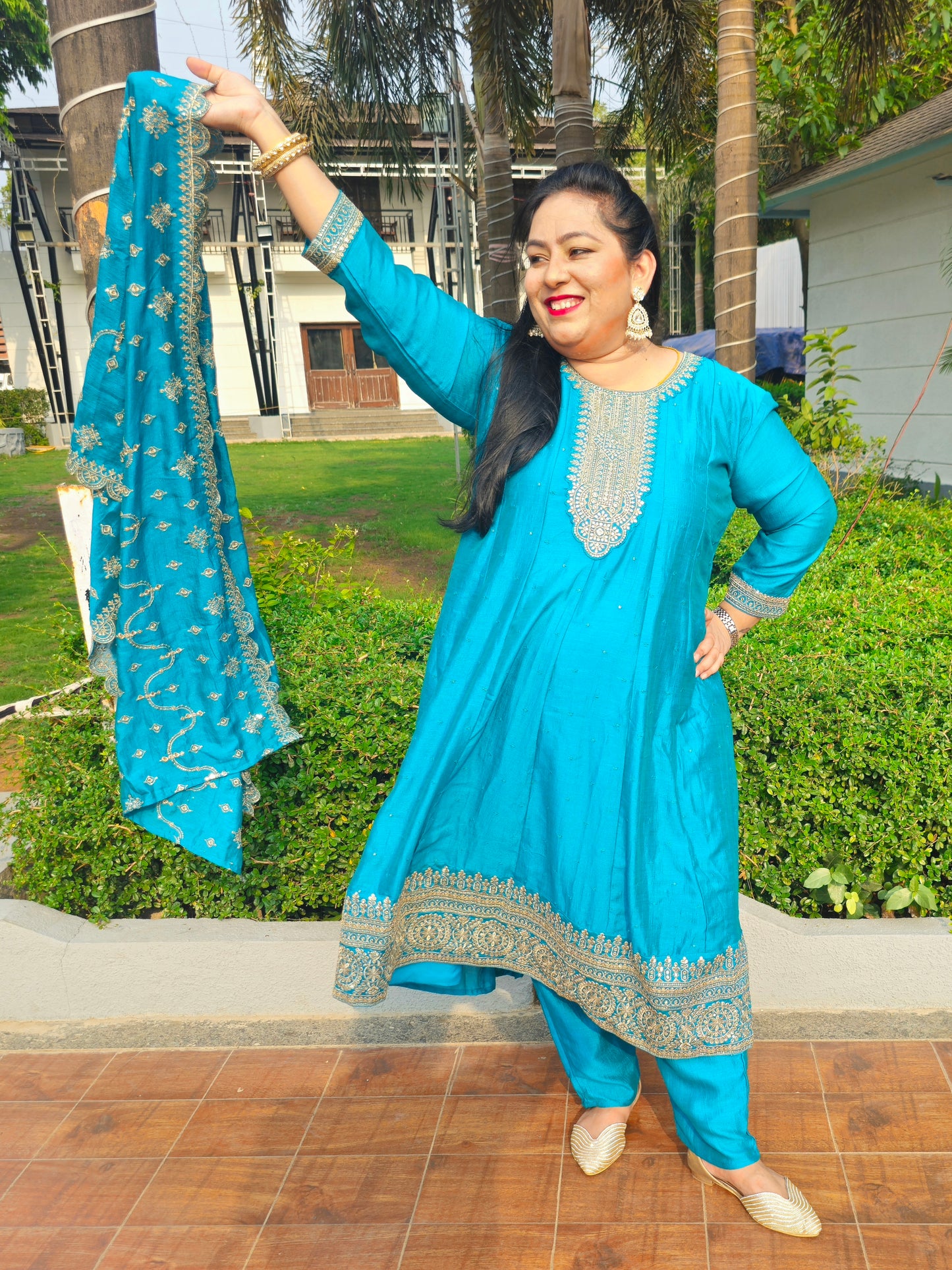 Noor Firozi Solid Vichitra Silk Anarkali