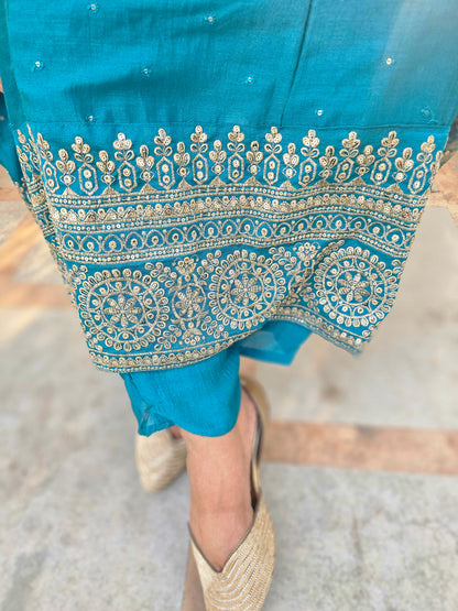 Noor Firozi Solid Vichitra Silk Anarkali