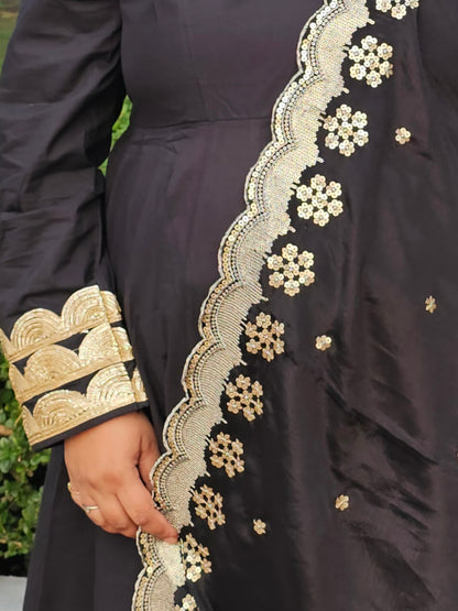 Ruhani Black Solid Cotton Anarkali