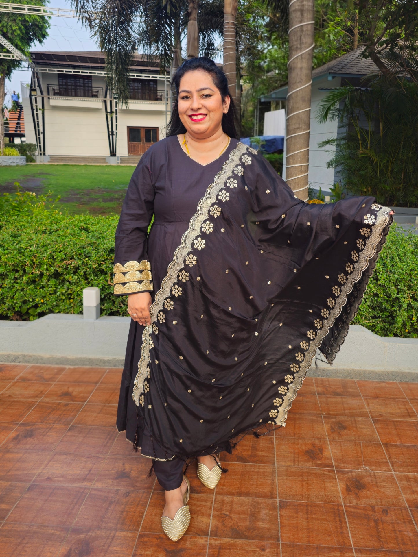 Ruhani Black Solid Cotton Anarkali