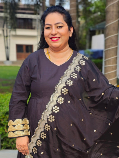 Ruhani Black Solid Cotton Anarkali