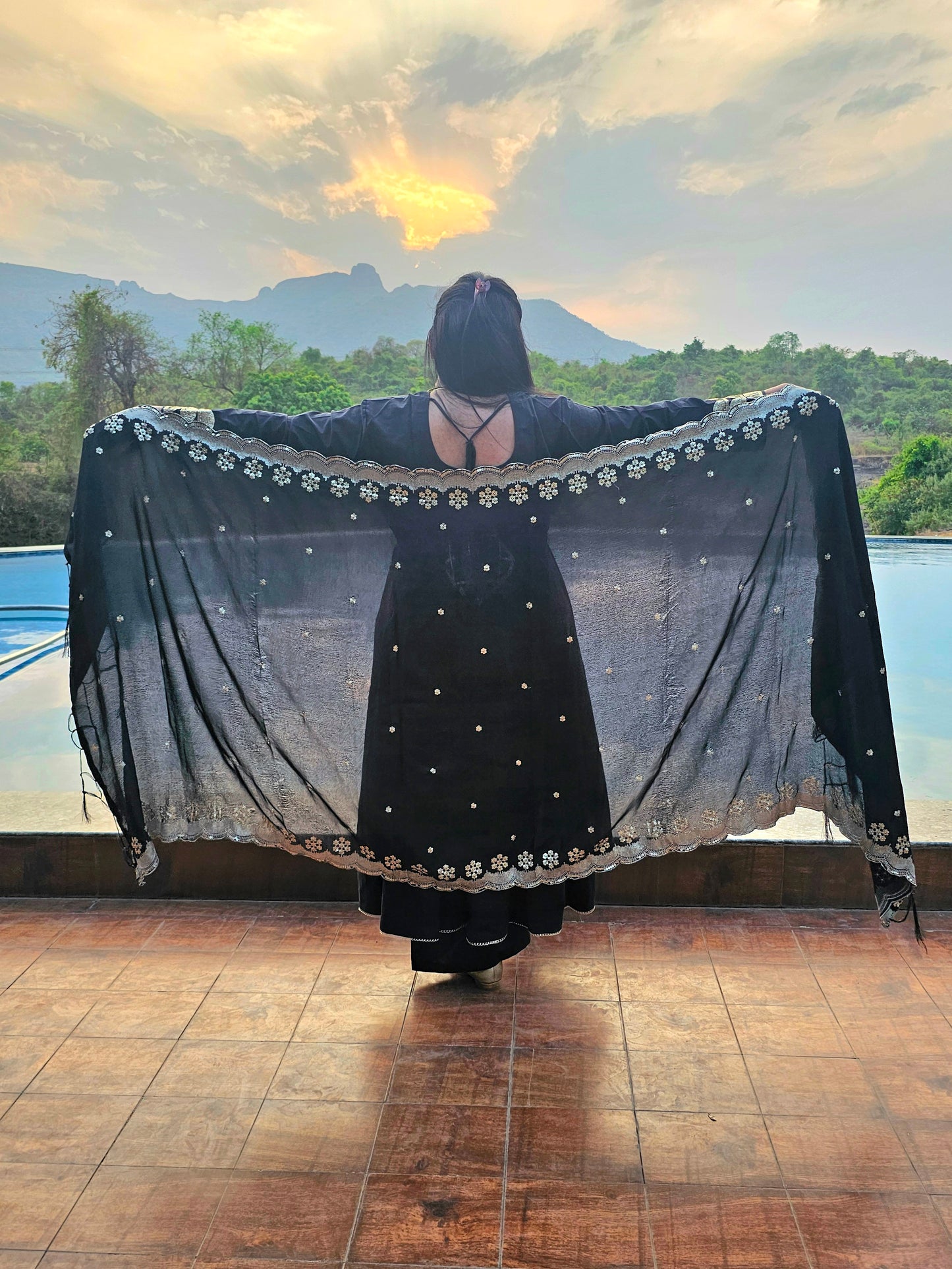 Ruhani Black Solid Cotton Anarkali